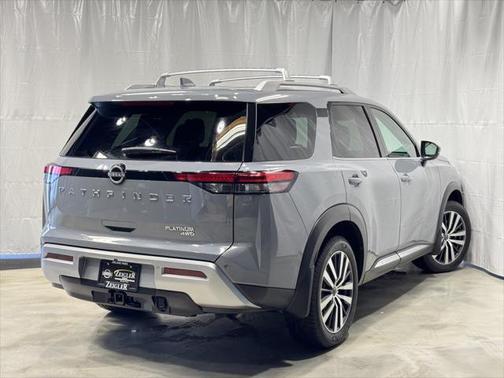 2022 Nissan Pathfinder Platinum 4WD