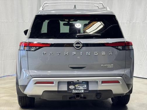 2022 Nissan Pathfinder Platinum 4WD