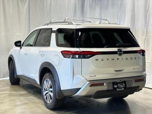 2024 Nissan Pathfinder SL 4WD