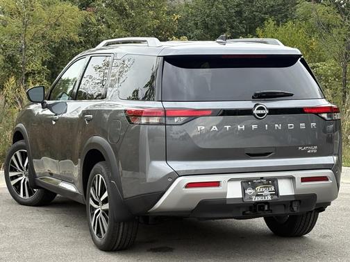 2025 Nissan Pathfinder Platinum 4WD