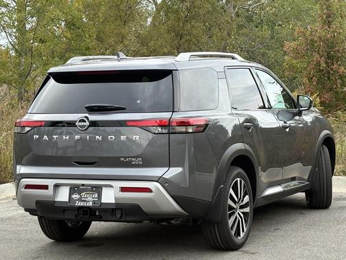 2025 Nissan Pathfinder Platinum 4WD