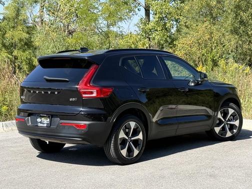 2024 Volvo XC40 B5 Plus Dark Theme