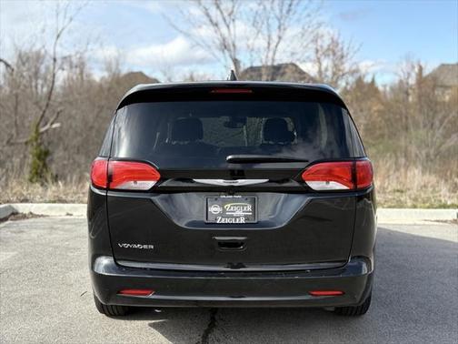 2023 Chrysler Voyager LX