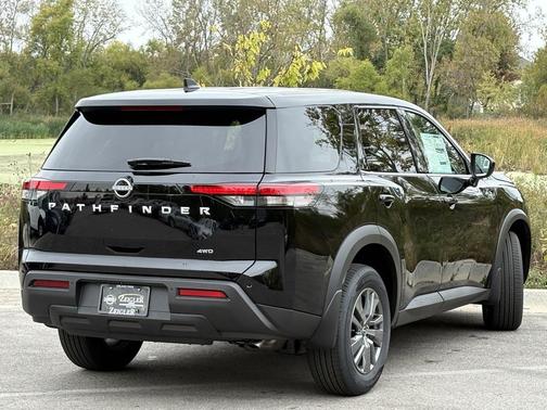 2025 Nissan Pathfinder S 4WD