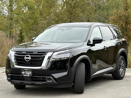 2025 Nissan Pathfinder S 4WD