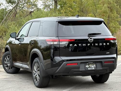 2025 Nissan Pathfinder S 4WD