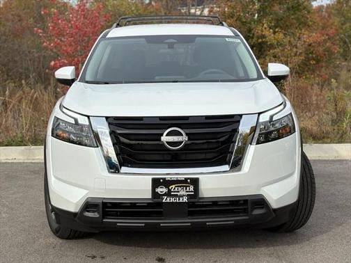 2025 Nissan Pathfinder SV 4WD