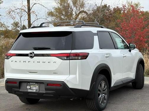2025 Nissan Pathfinder SV 4WD