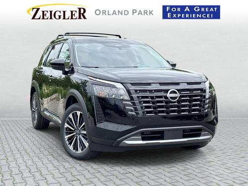 Super Black 2026 Nissan Pathfinder Platinum