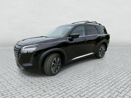 Super Black 2026 Nissan Pathfinder Platinum