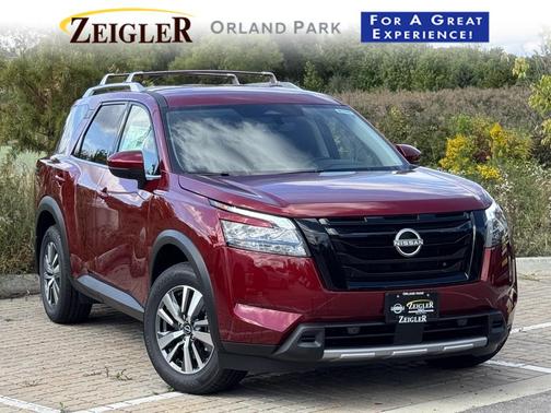 2025 Nissan Pathfinder SL 4WD
