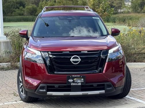 2025 Nissan Pathfinder SL 4WD