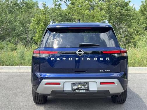 2025 Nissan Pathfinder SL 4WD