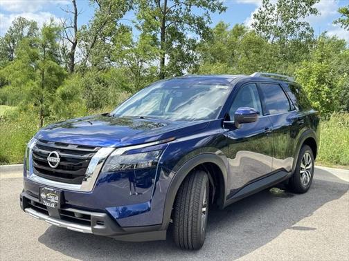 2025 Nissan Pathfinder SL 4WD