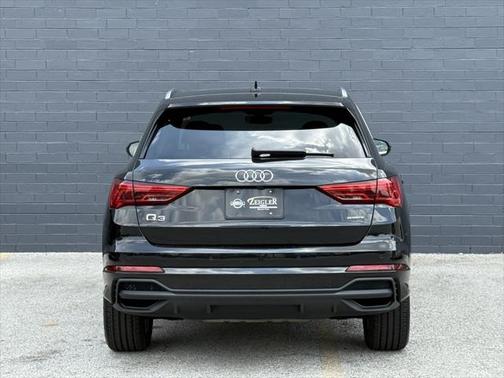 2023 Audi Q3 Premium 45 TFSI S line quattro Tiptronic