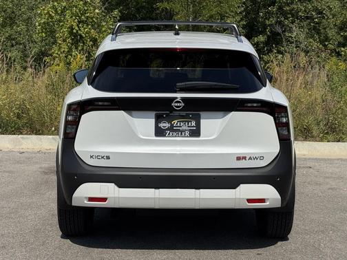 2026 Nissan Kicks SR