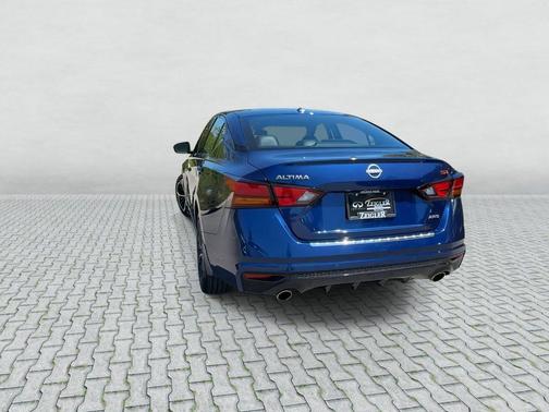 Deep Blue Pearl 2023 Nissan Altima 2.5 SR