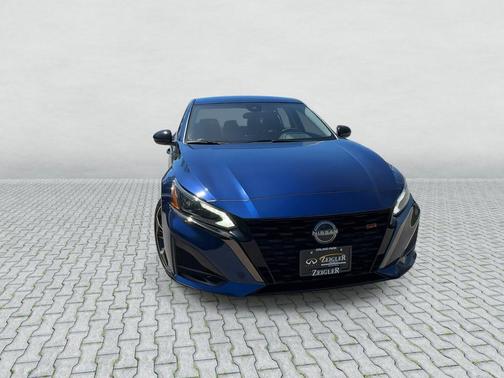 Deep Blue Pearl 2023 Nissan Altima 2.5 SR