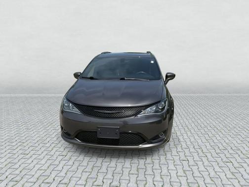Granite Crystal Metallic Clearcoat 2019 Chrysler Pacifica Touring-L Plus
