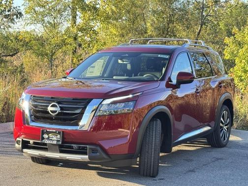 2025 Nissan Pathfinder Platinum 4WD