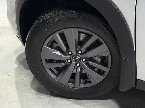 2022 Nissan Pathfinder SL 4WD