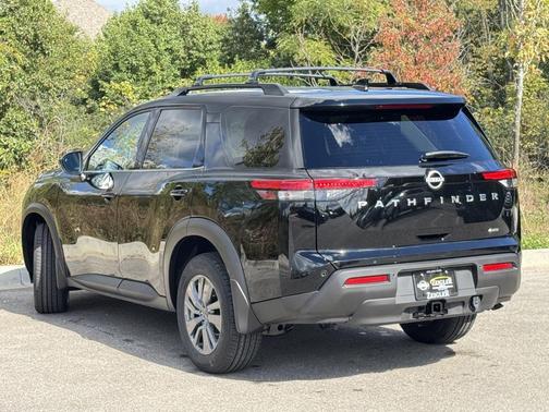 2025 Nissan Pathfinder SV 4WD
