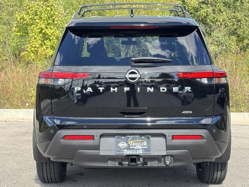 2025 Nissan Pathfinder SV 4WD