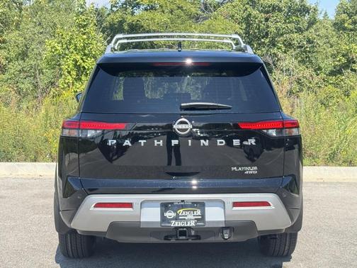 2025 Nissan Pathfinder Platinum 4WD