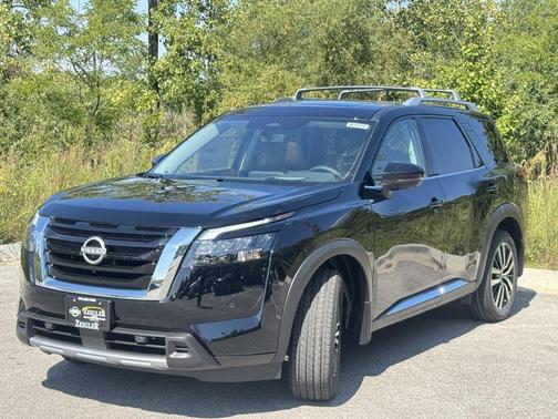 2025 Nissan Pathfinder Platinum 4WD