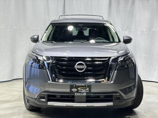 2025 Nissan Pathfinder Platinum 4WD