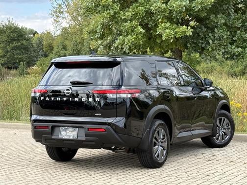 2025 Nissan Pathfinder S 4WD