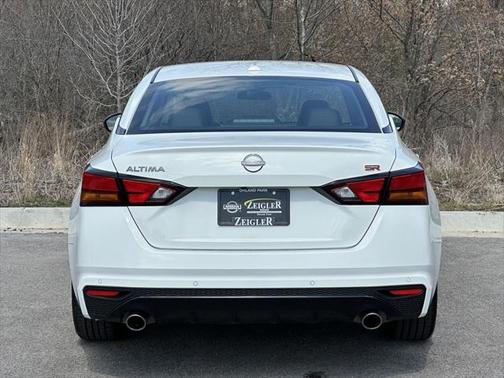 2023 Nissan Altima SR FWD