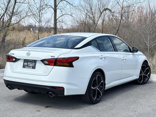 2023 Nissan Altima SR FWD