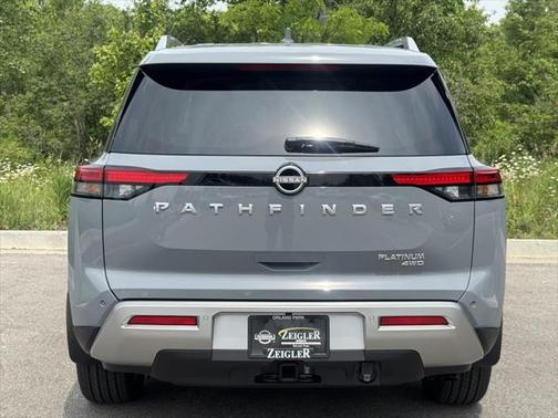 2025 Nissan Pathfinder Platinum 4WD