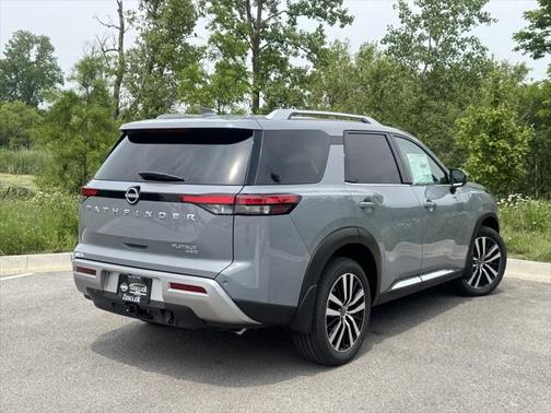 2025 Nissan Pathfinder Platinum 4WD