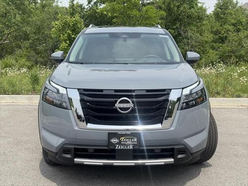2025 Nissan Pathfinder Platinum 4WD