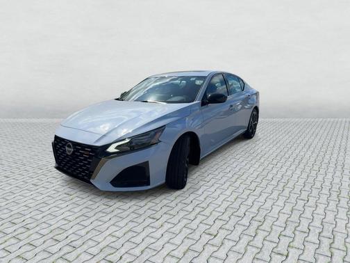 Gray Sky Pearl 2023 Nissan Altima 2.5 SR