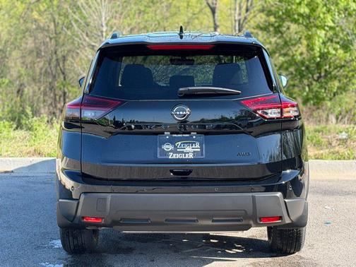 Super Black 2026 Nissan Rogue Dark Armor