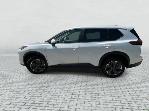 Everest White Pearl 2024 Nissan Rogue SV
