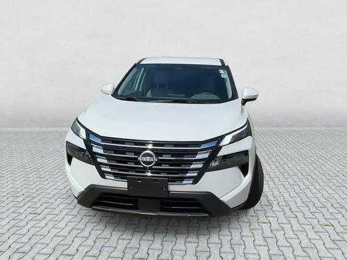 Everest White Pearl 2024 Nissan Rogue SV
