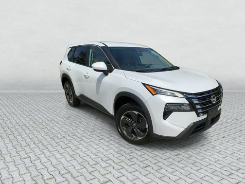 Everest White Pearl 2024 Nissan Rogue SV