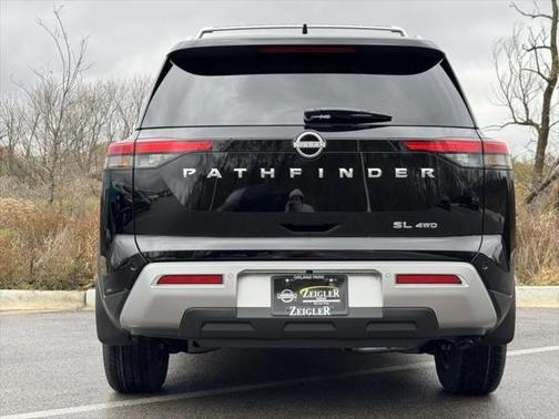 2025 Nissan Pathfinder SL 4WD