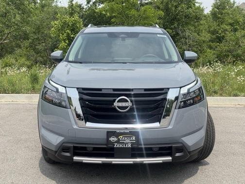 2025 Nissan Pathfinder Platinum 4WD