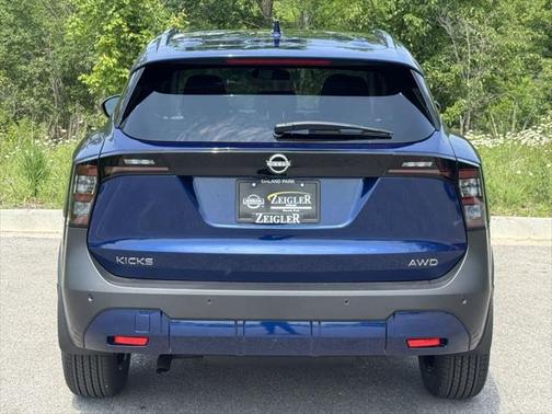 2025 Nissan Kicks SV