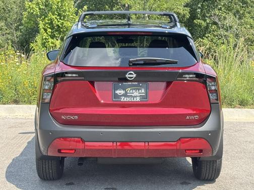 2025 Nissan Kicks SV
