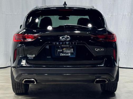 2022 INFINITI QX50 LUXE