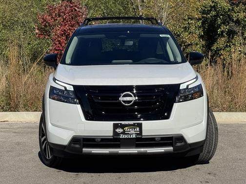 2025 Nissan Pathfinder Platinum 4WD