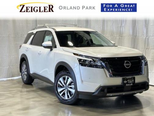 2025 Nissan Pathfinder SL 4WD