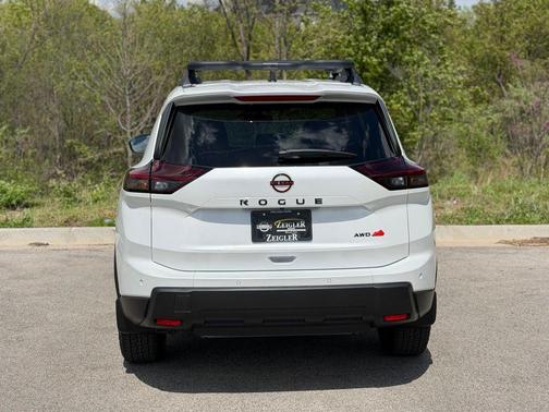 Everest White Pearl Tricoat 2026 Nissan Rogue Rock Creek