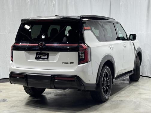 2025 Nissan Armada PRO-4X 4WD